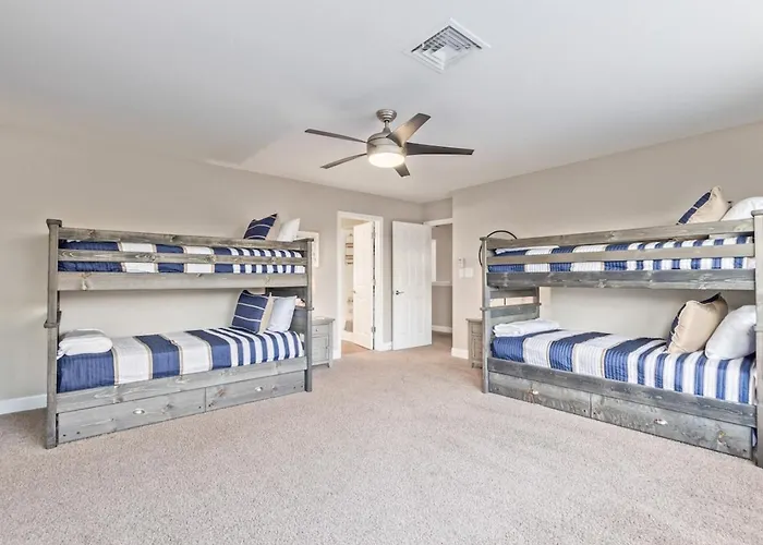 Elegant Luxury Wheated Pool Outdoor Fun Holiday home Chandler