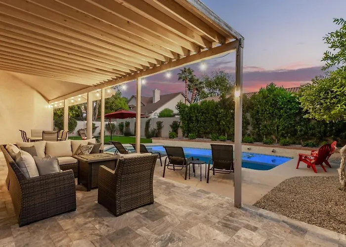 Elegant Luxury Wheated Pool Outdoor Fun Holiday home