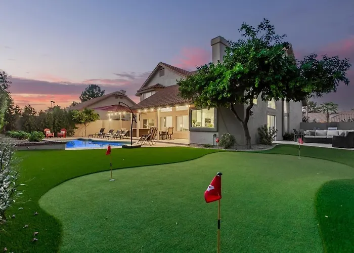 Elegant Luxury Wheated Pool Outdoor Fun Holiday home