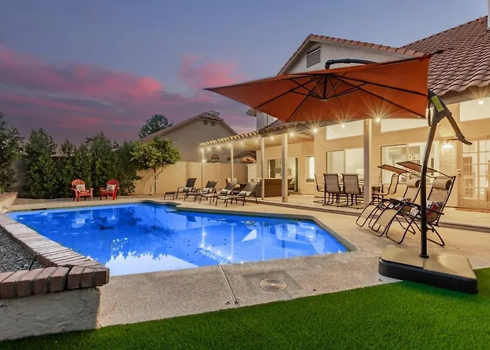 Holiday home Elegant Luxury Wheated Pool Outdoor Fun Chandler